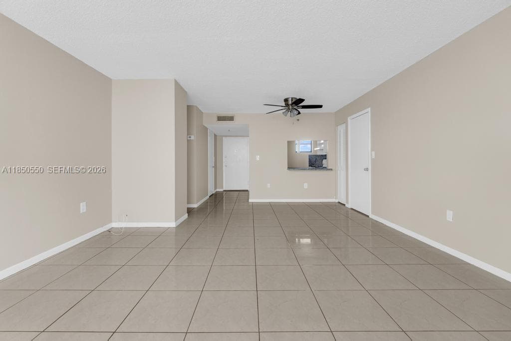 A11850550 — Miami Beach — 19