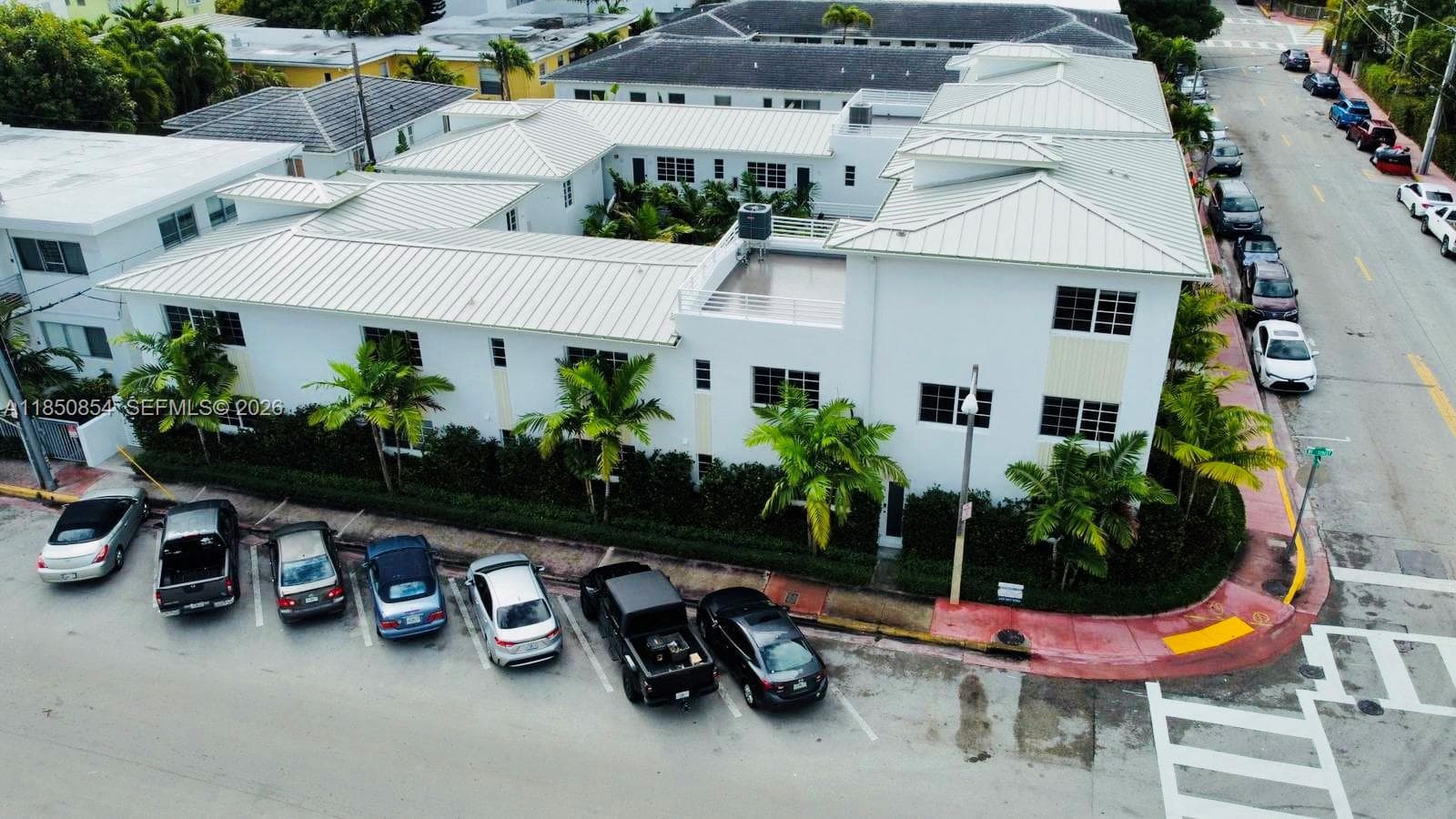 A11850854 — Miami Beach