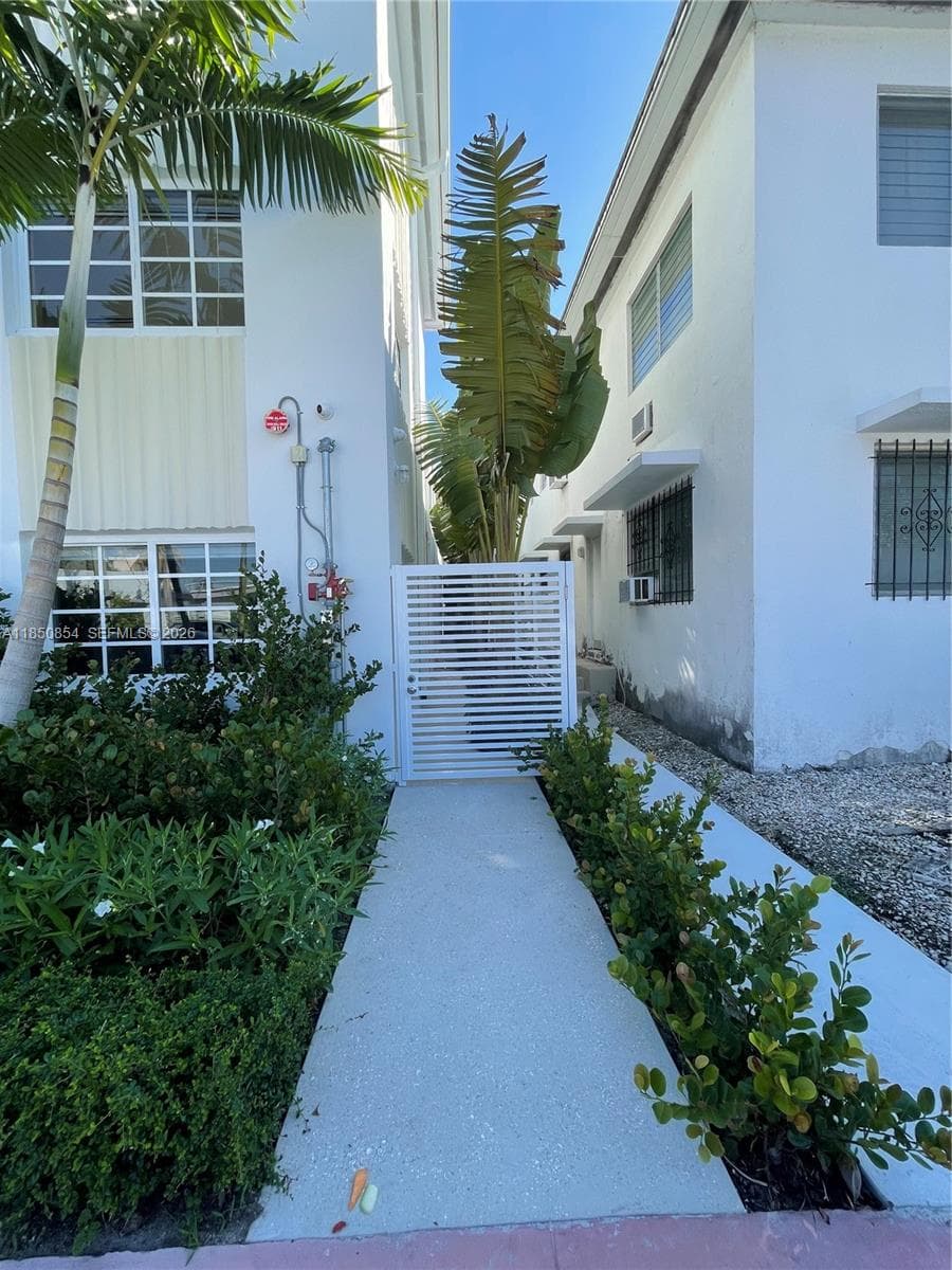 A11850854 — Miami Beach — 9