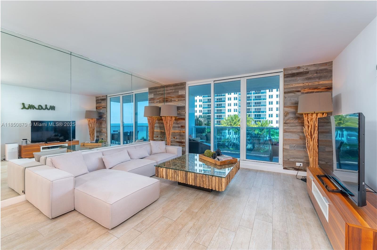 A11850870 — Miami Beach — 2