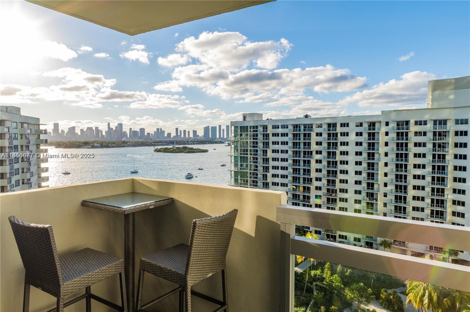 A11850887 — Miami Beach