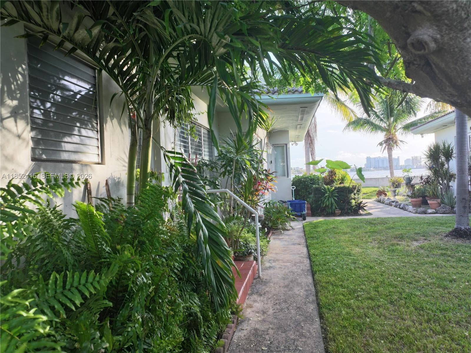 A11852415 — Miami Beach — 13