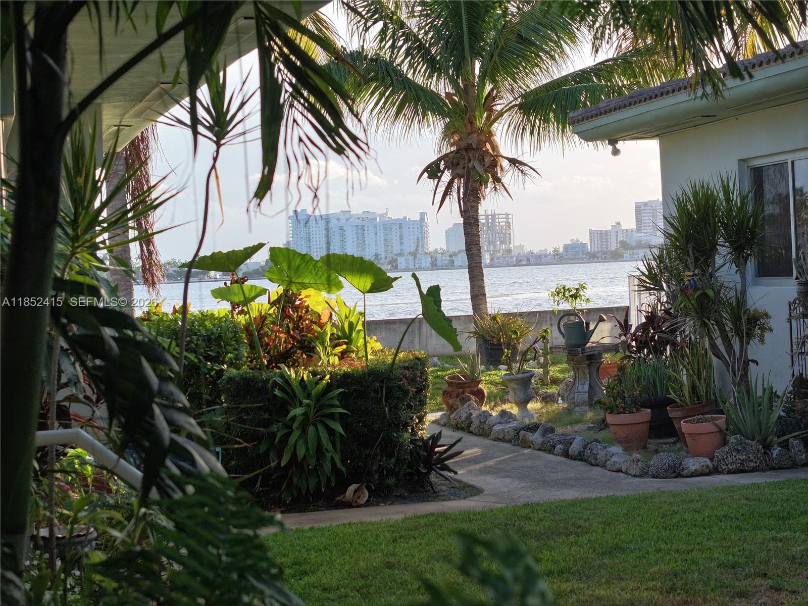 A11852415 — Miami Beach — 26