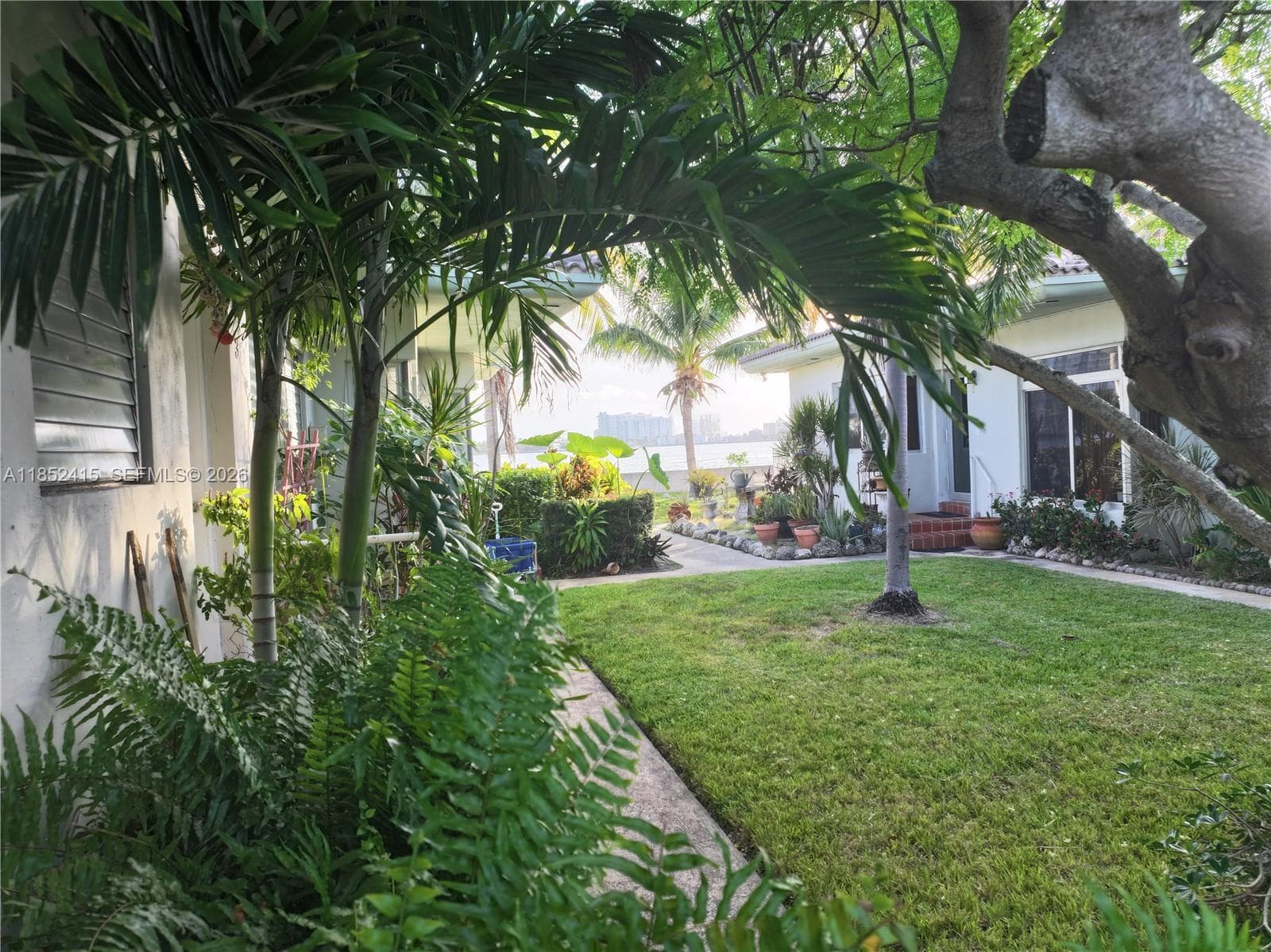 A11852415 — Miami Beach — 9