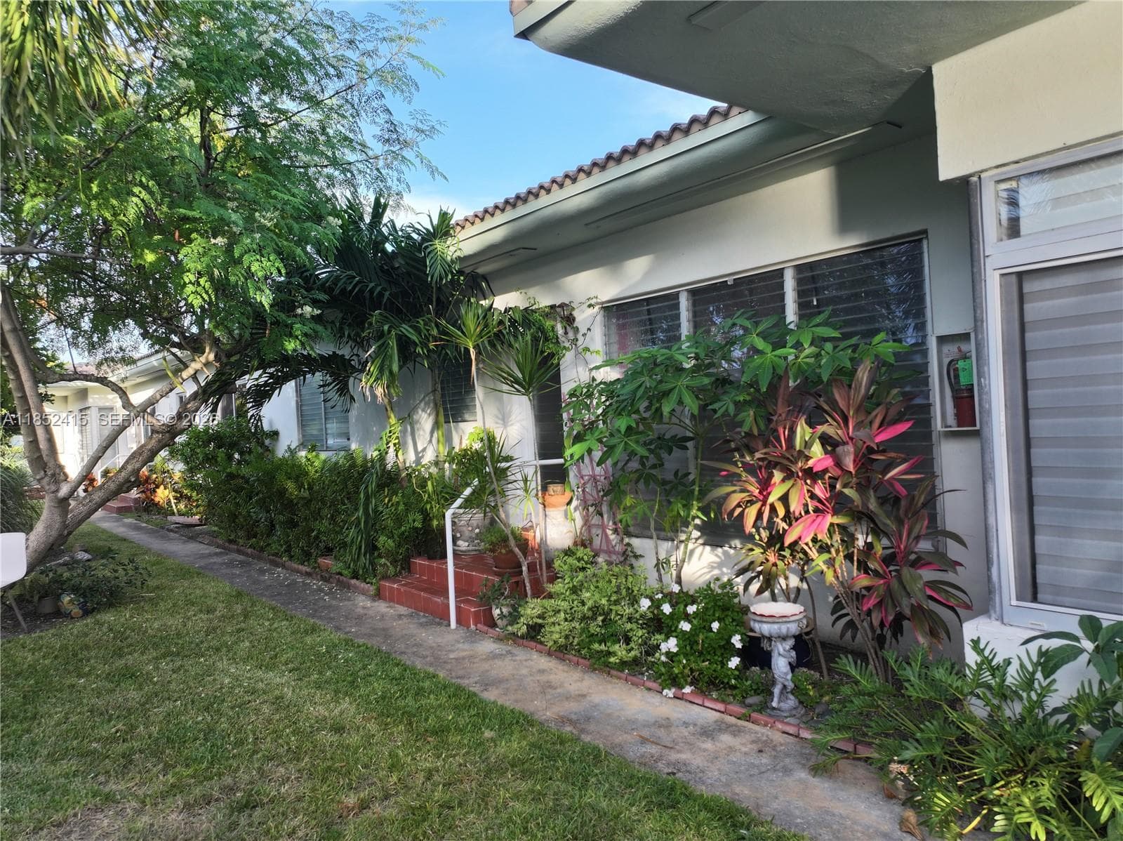 A11852415 — Miami Beach — 25