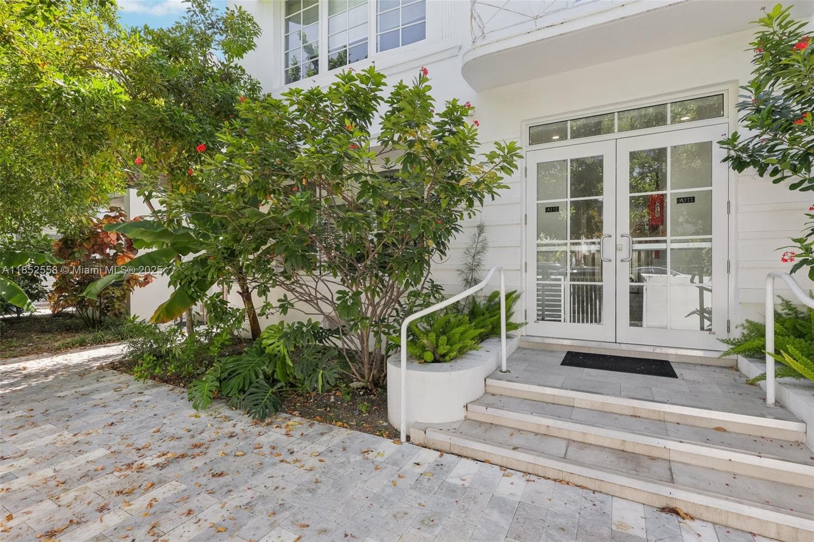 A11852558 — Miami Beach