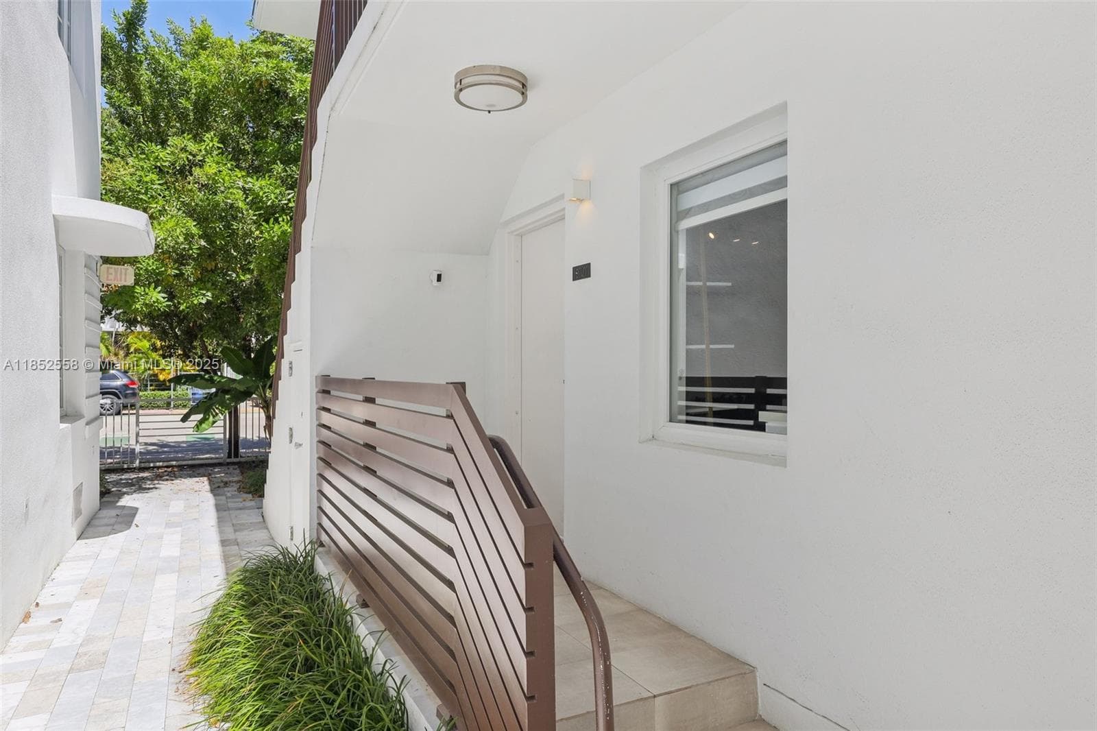 A11852558 — Miami Beach — 5