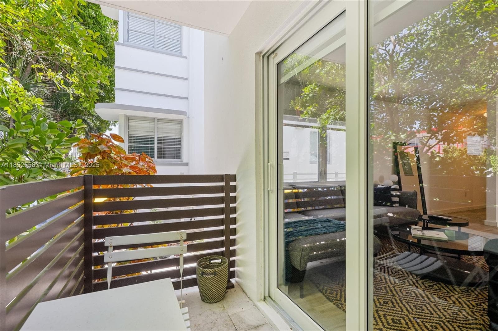 A11852558 — Miami Beach — 30