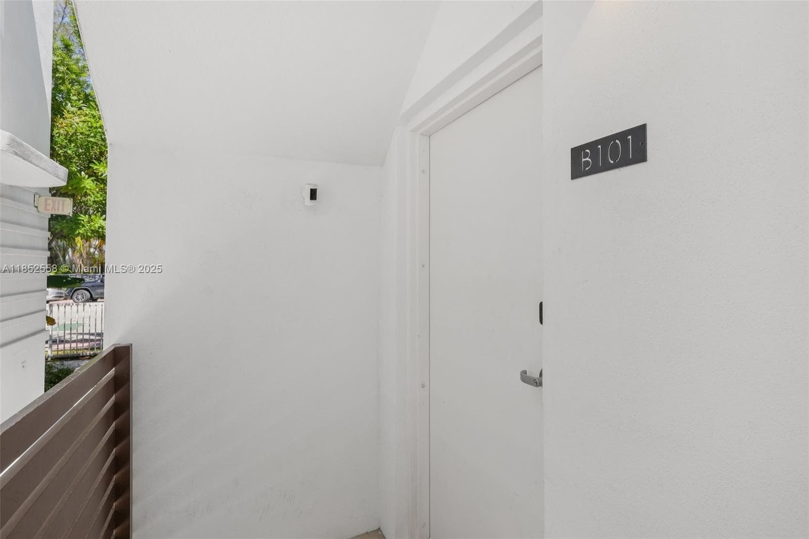 A11852558 — Miami Beach — 8