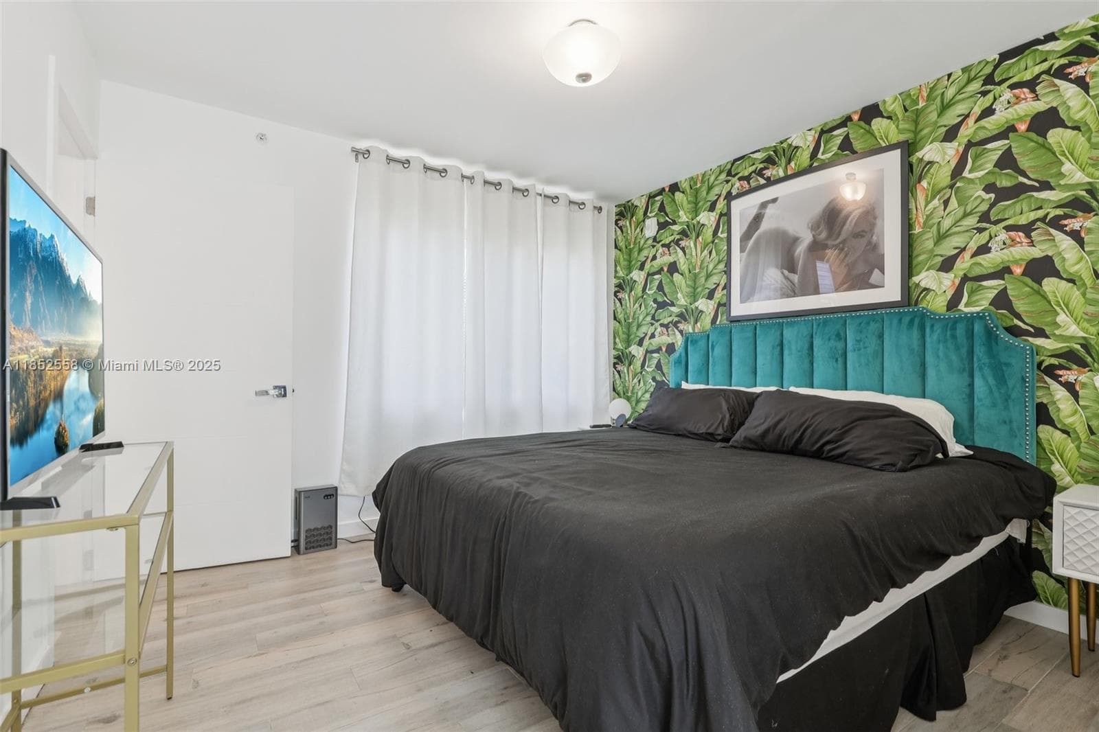 A11852558 — Miami Beach — 21