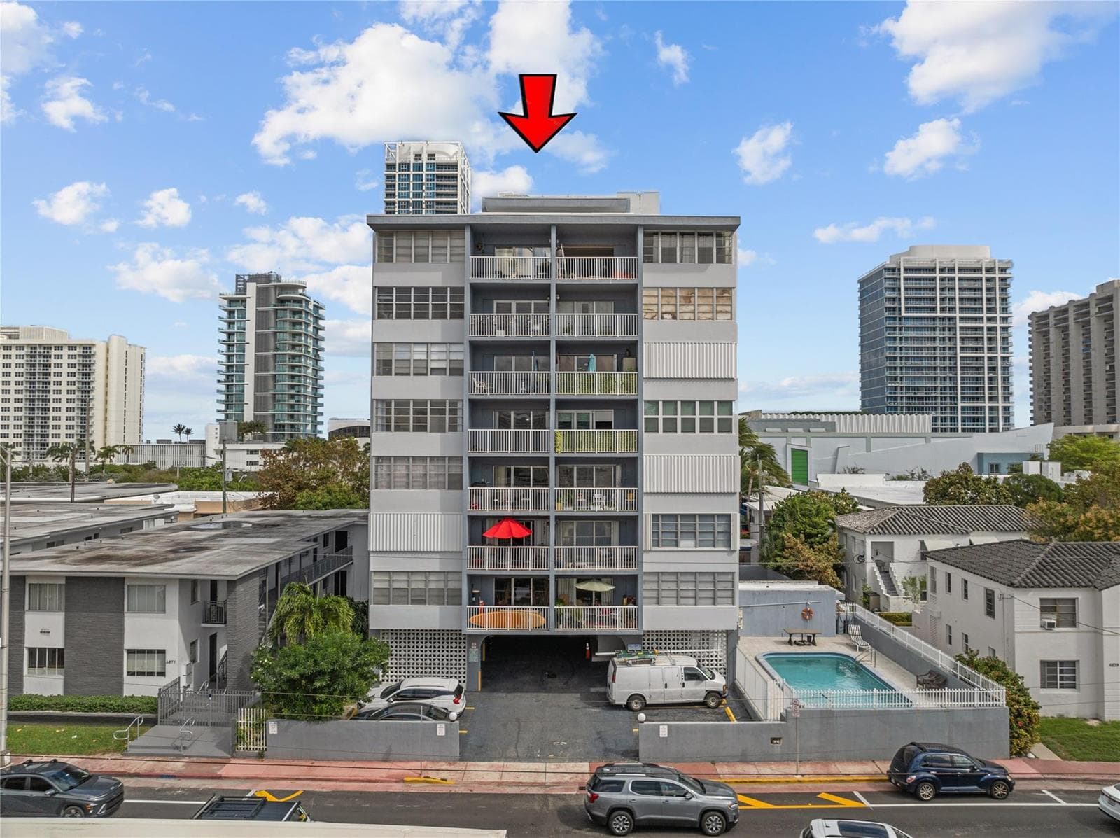 F10518830 — Miami Beach — 17