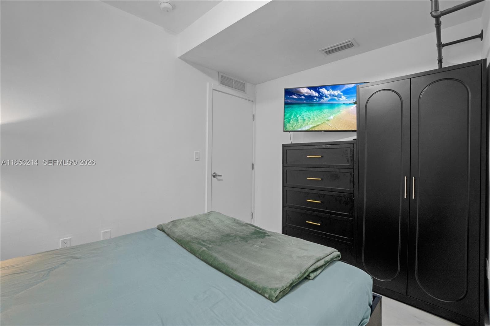 A11853214 — Miami Beach — 17