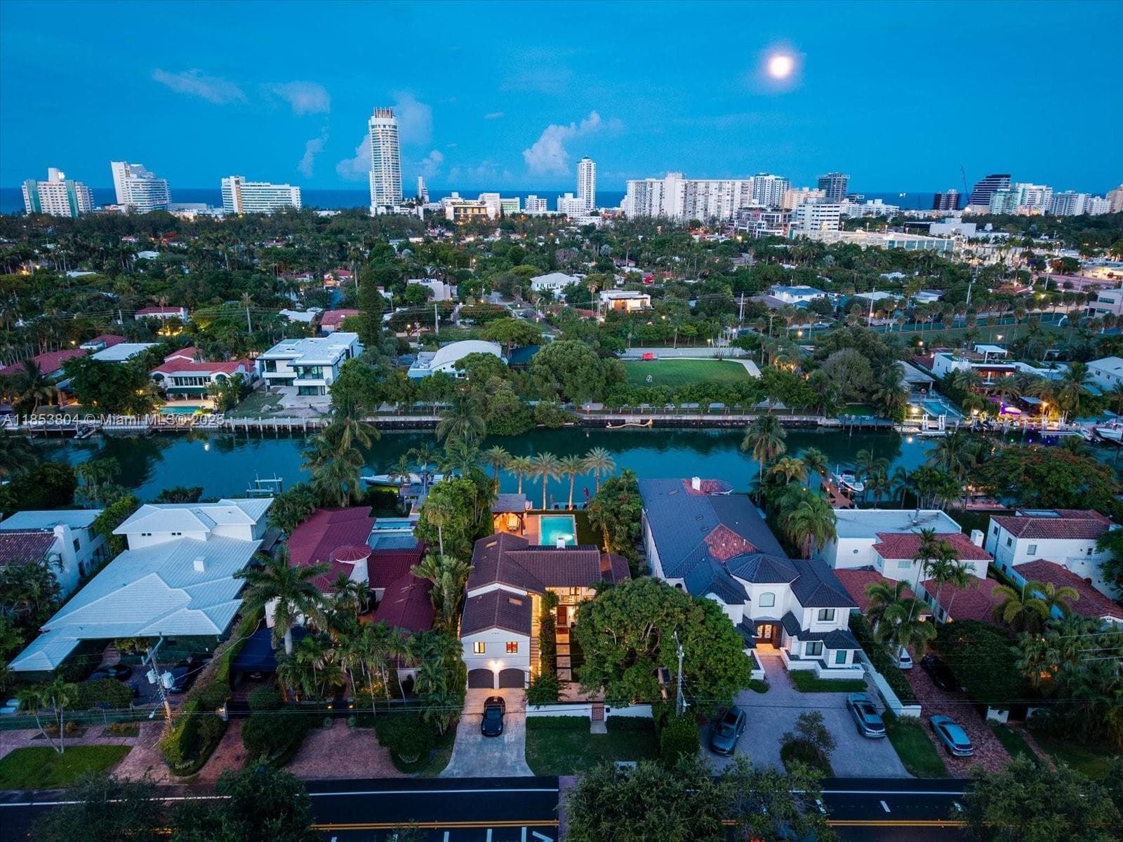 A11853804 — Miami Beach — 62