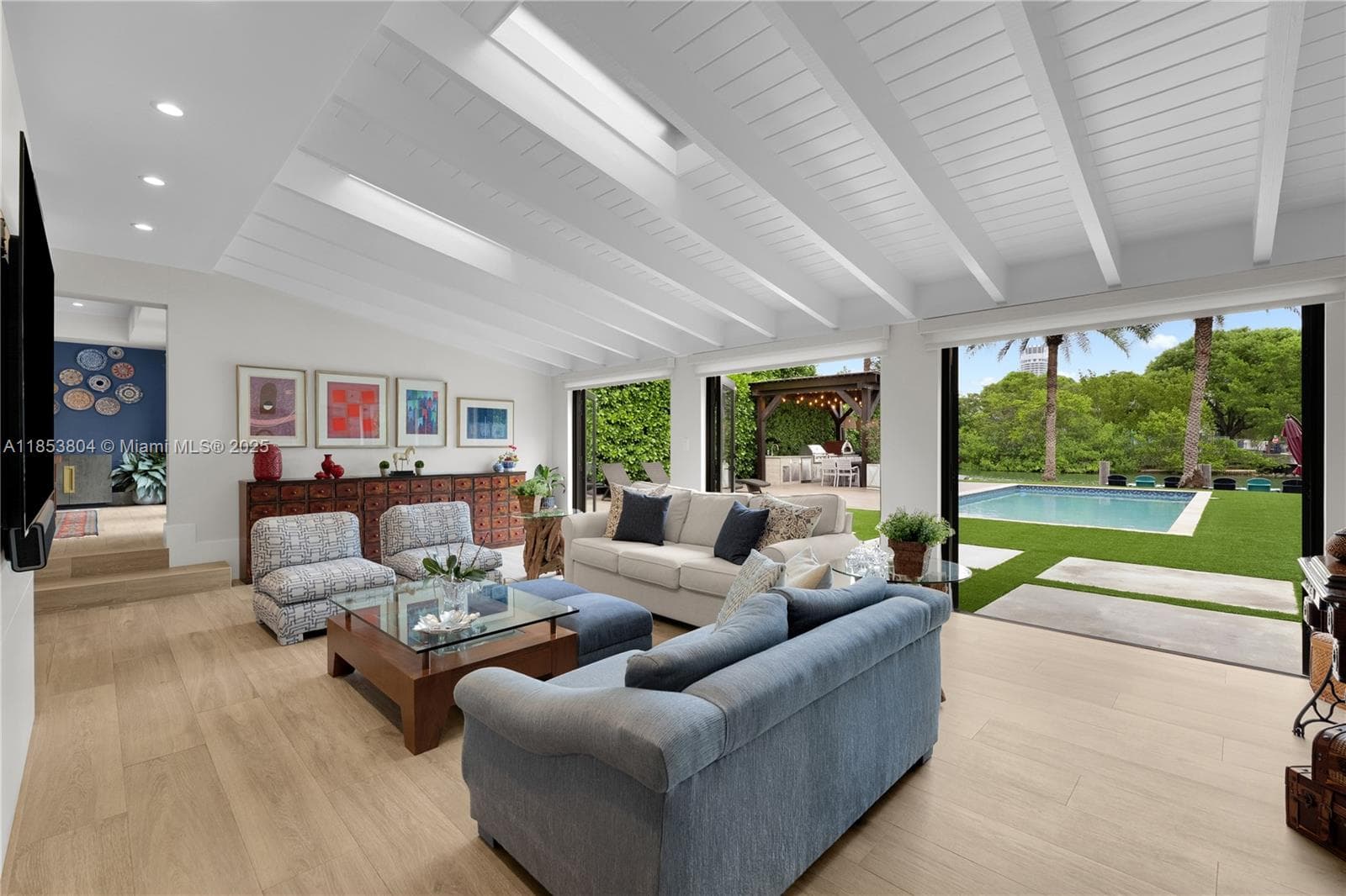 A11853804 — Miami Beach — 23