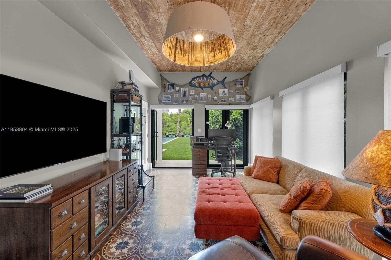 A11853804 — Miami Beach — 28
