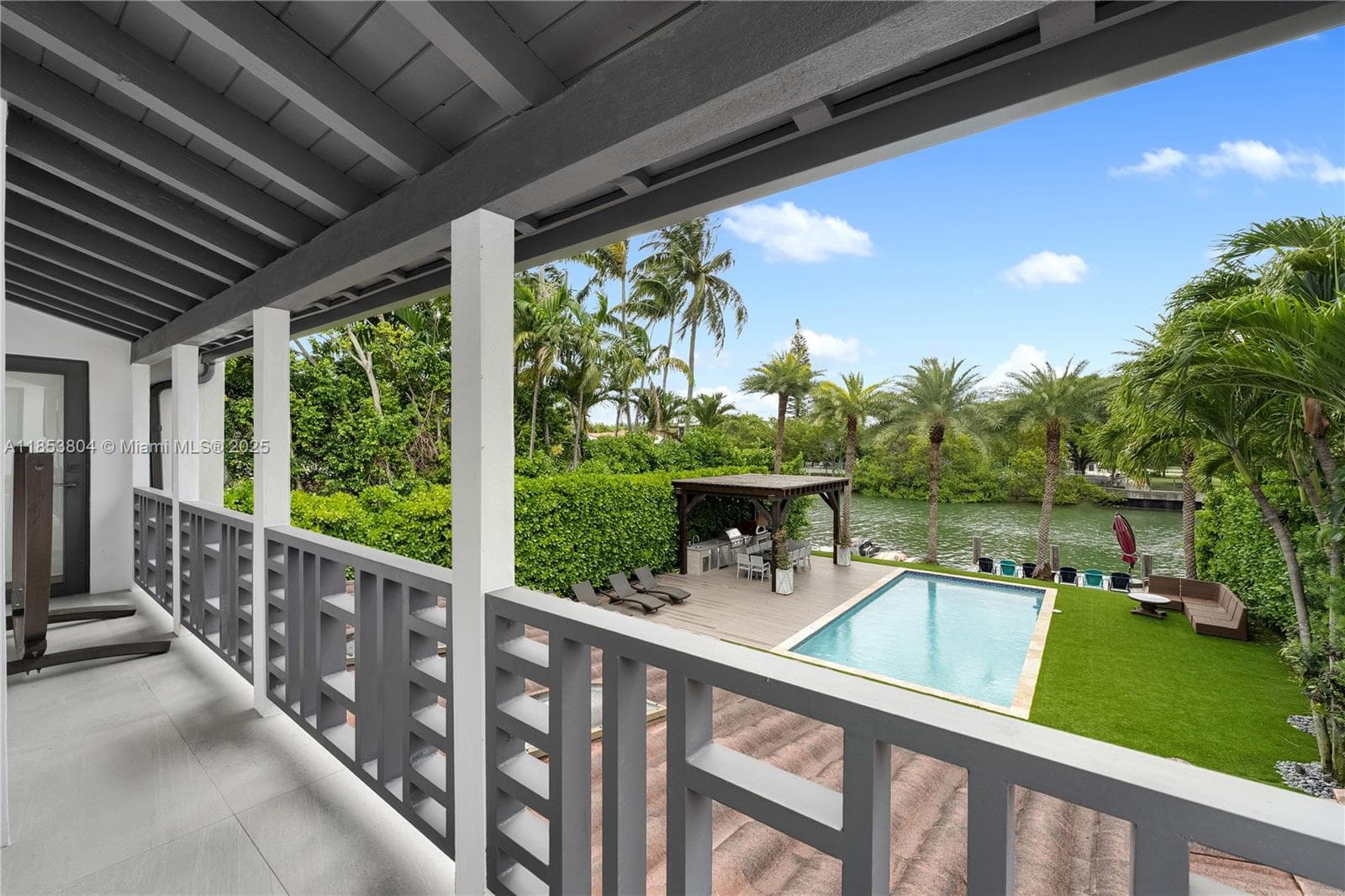 A11853804 — Miami Beach — 38