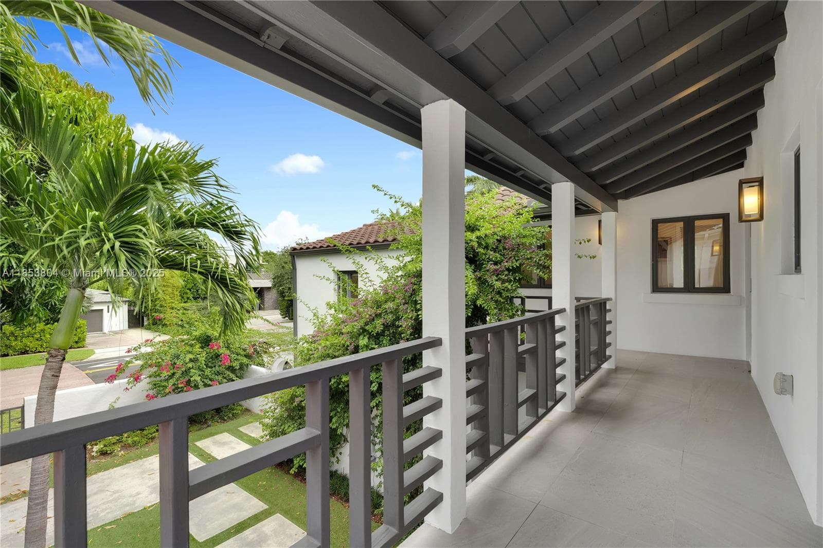 A11853804 — Miami Beach — 48
