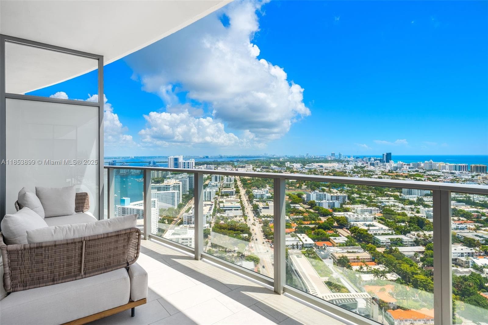 A11853899 — Miami Beach — 17