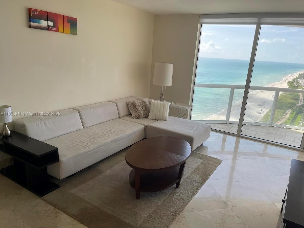 A11853949 — Miami Beach — 43