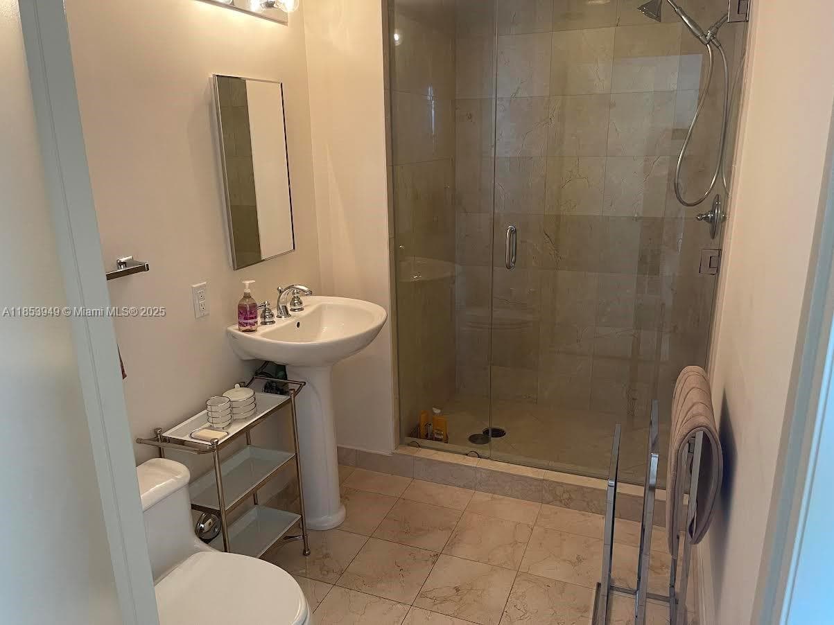 A11853949 — Miami Beach — 20