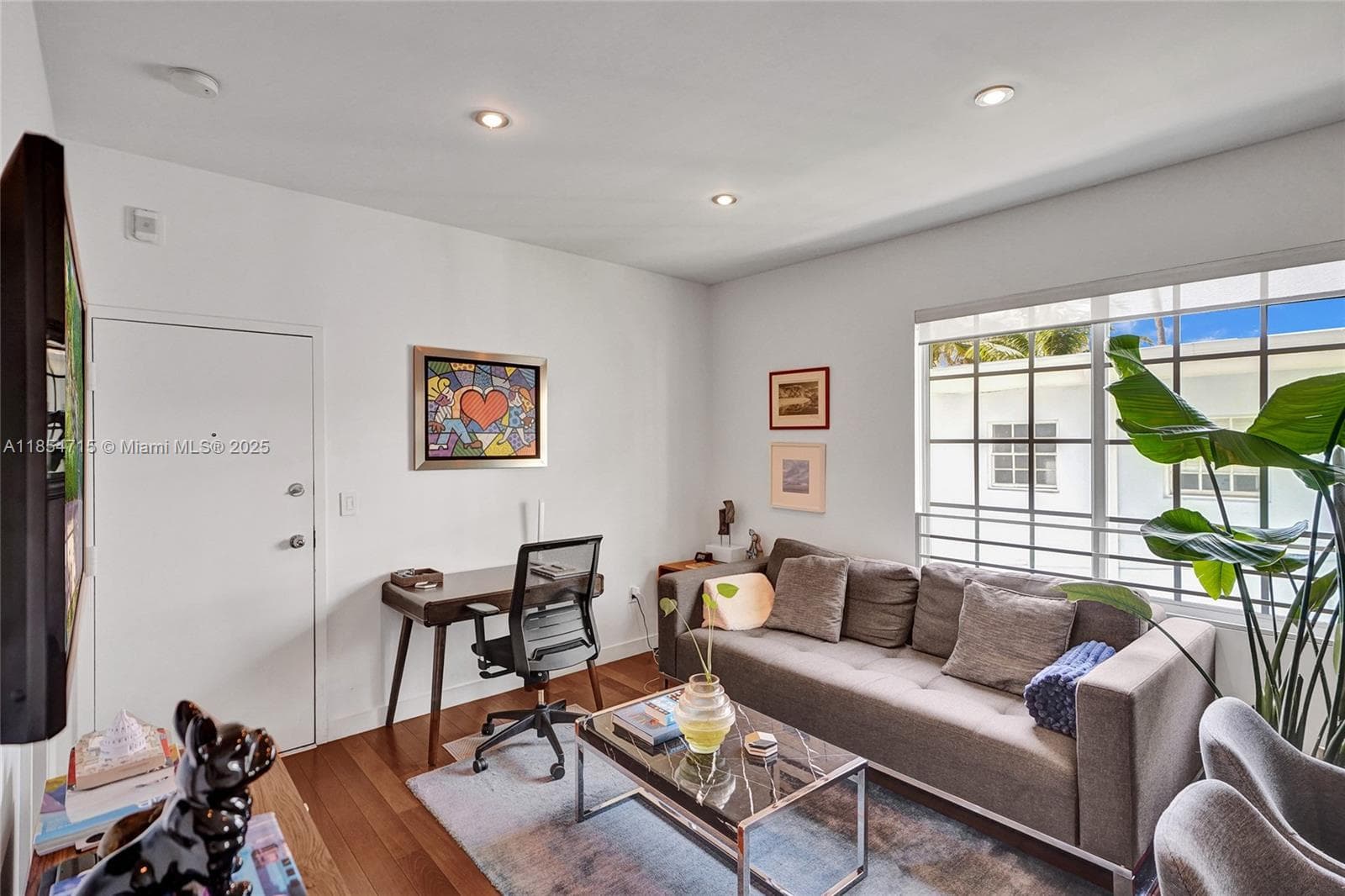 A11854715 — Miami Beach — 9