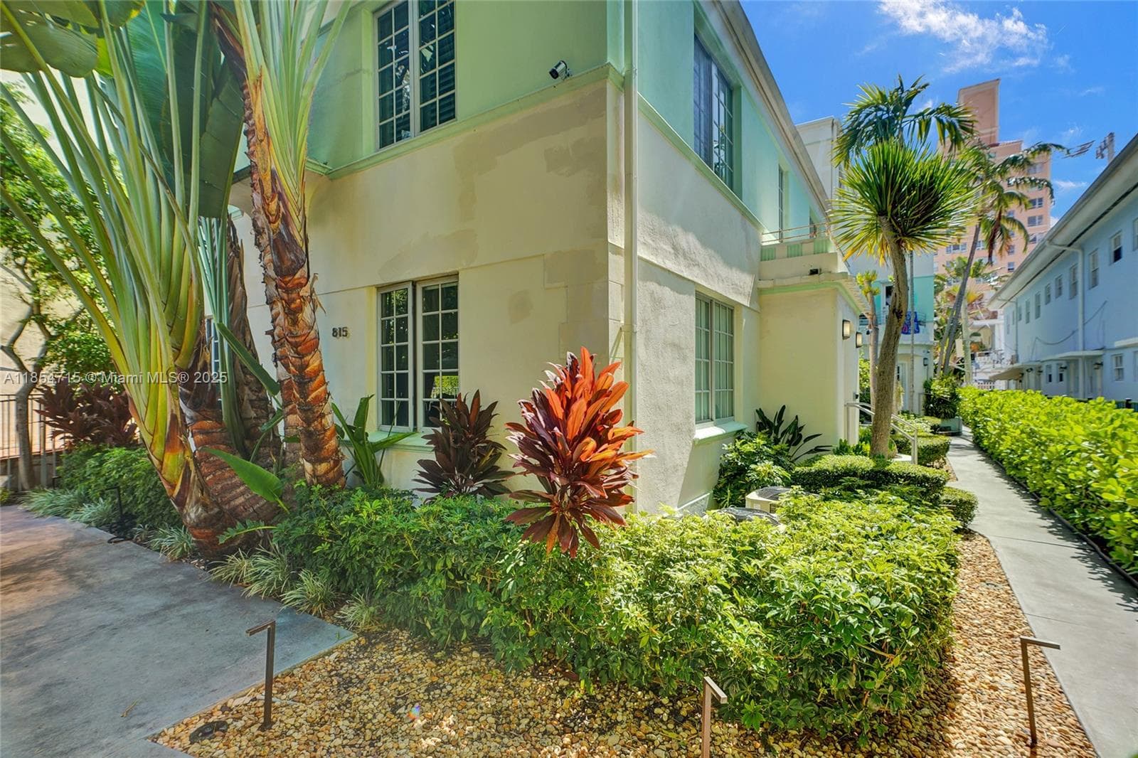 A11854715 — Miami Beach — 18