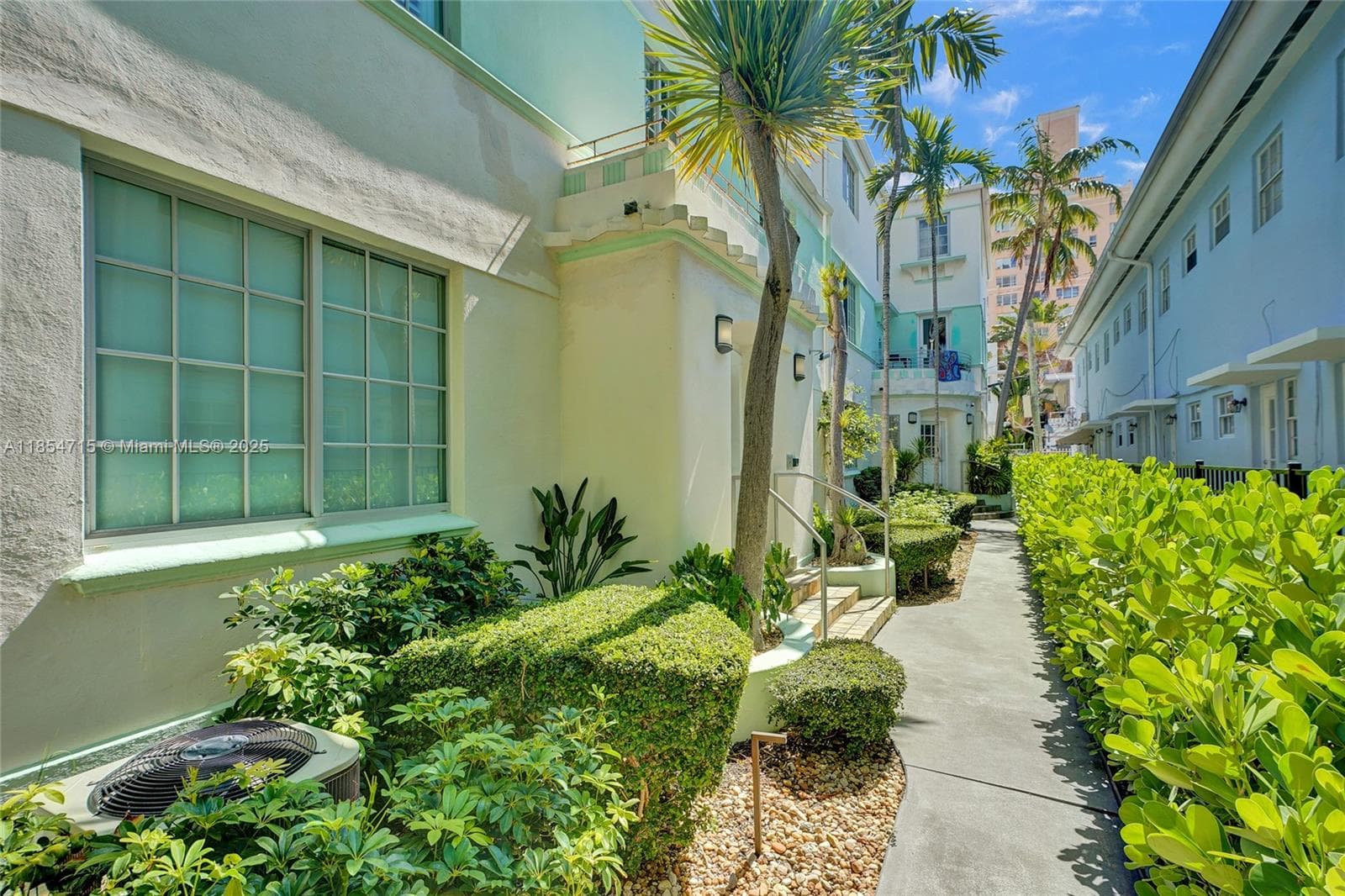 A11854715 — Miami Beach — 19