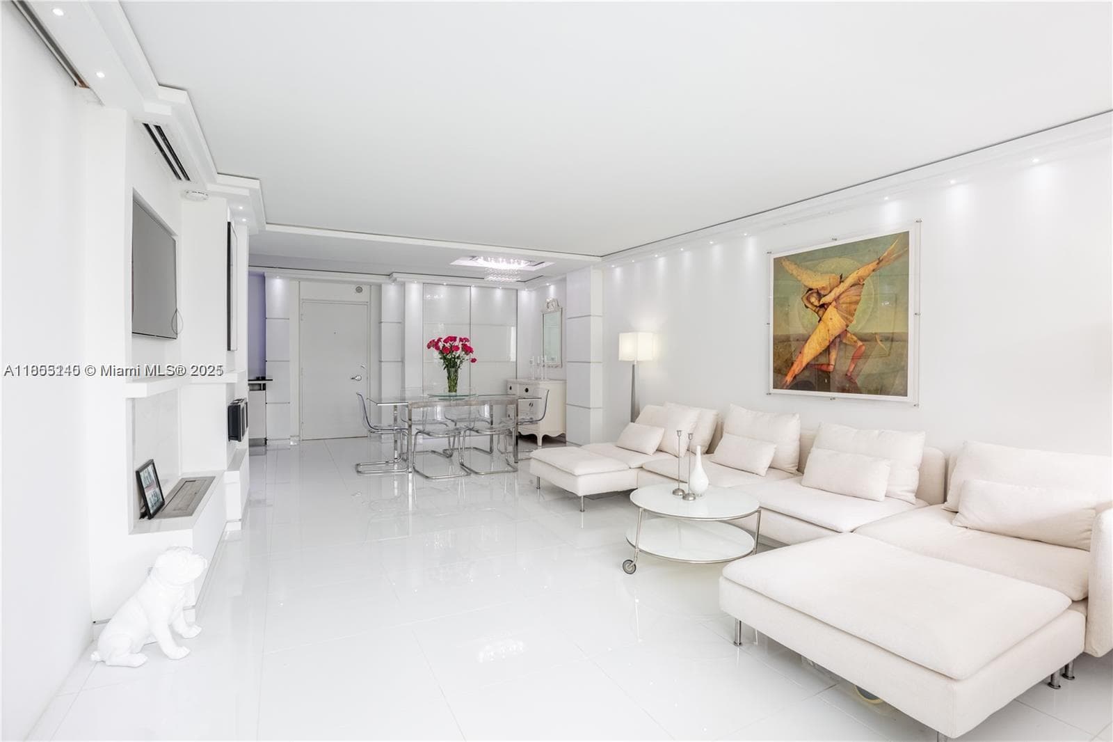 A11855140 — Miami Beach