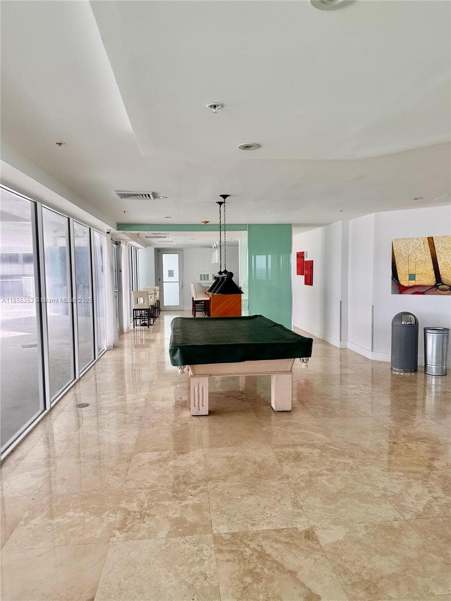A11855353 — Miami Beach — 23