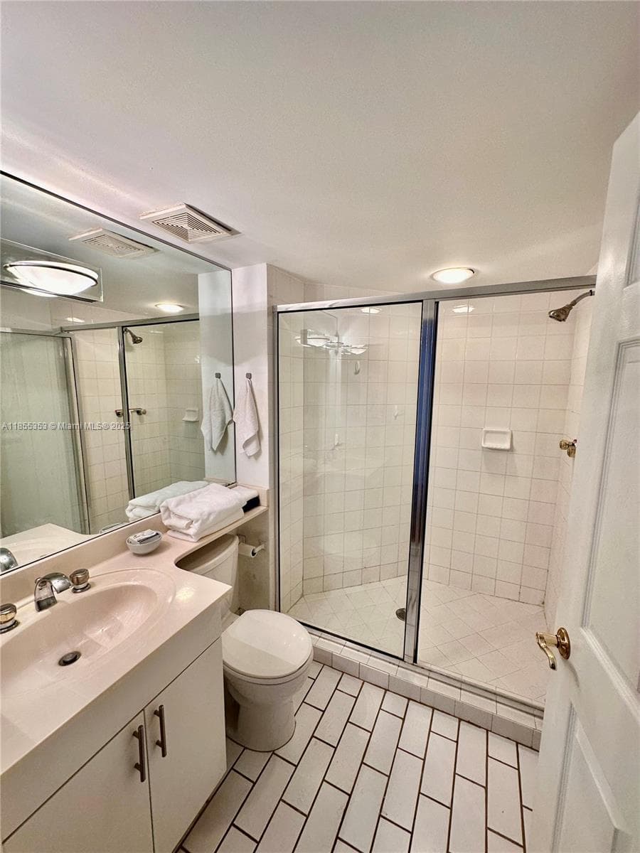 A11855353 — Miami Beach — 13