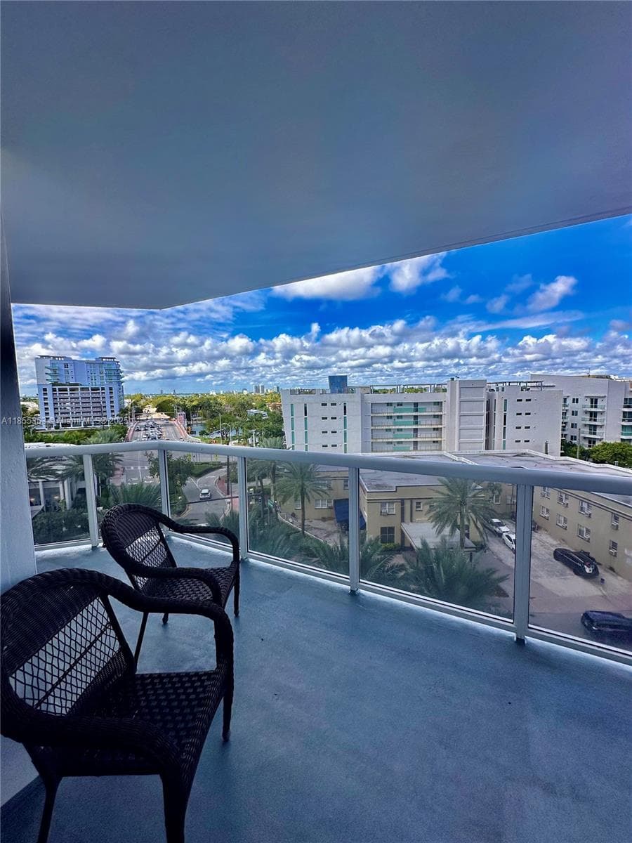 A11855353 — Miami Beach — 16
