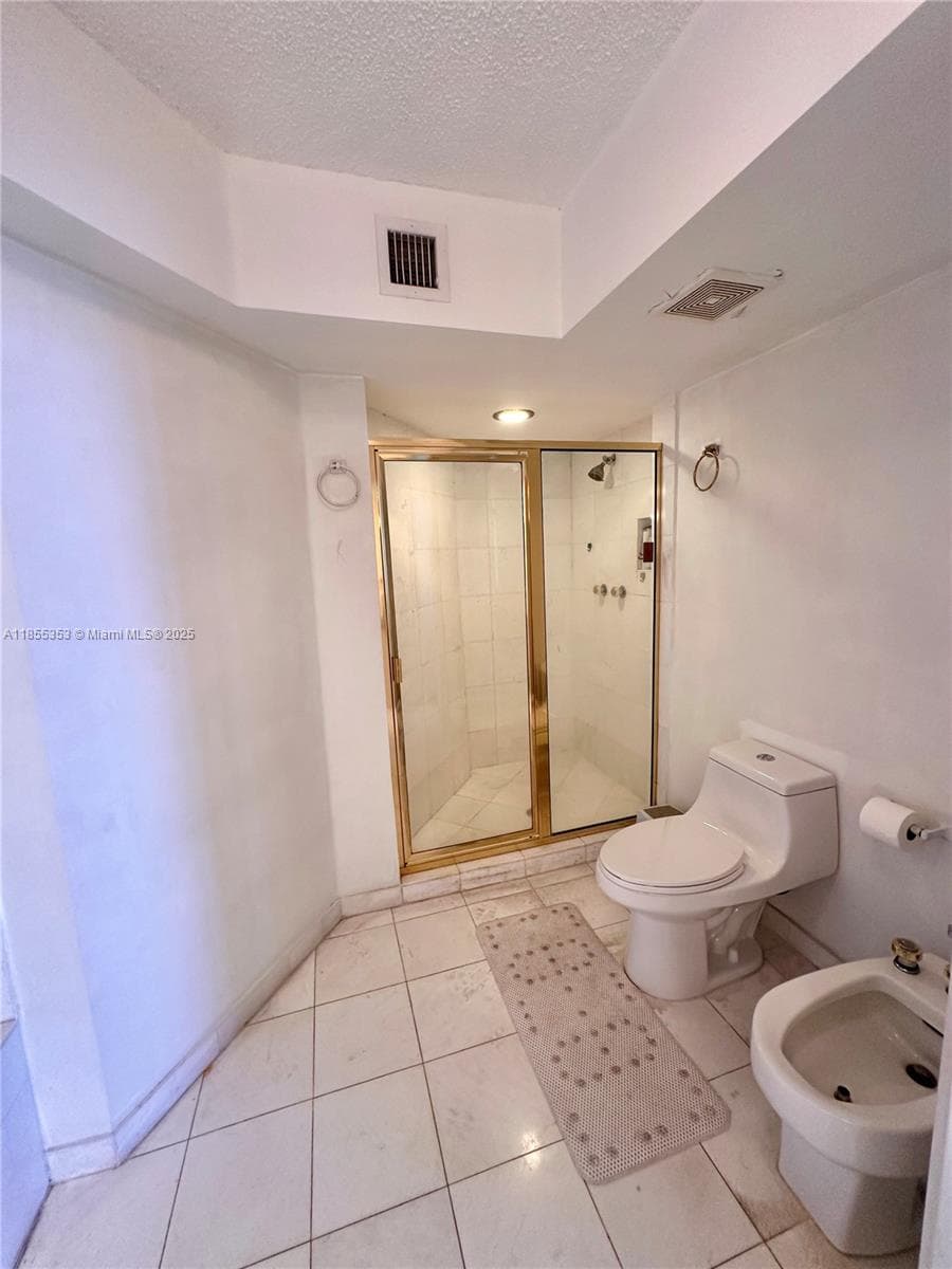 A11855353 — Miami Beach — 10