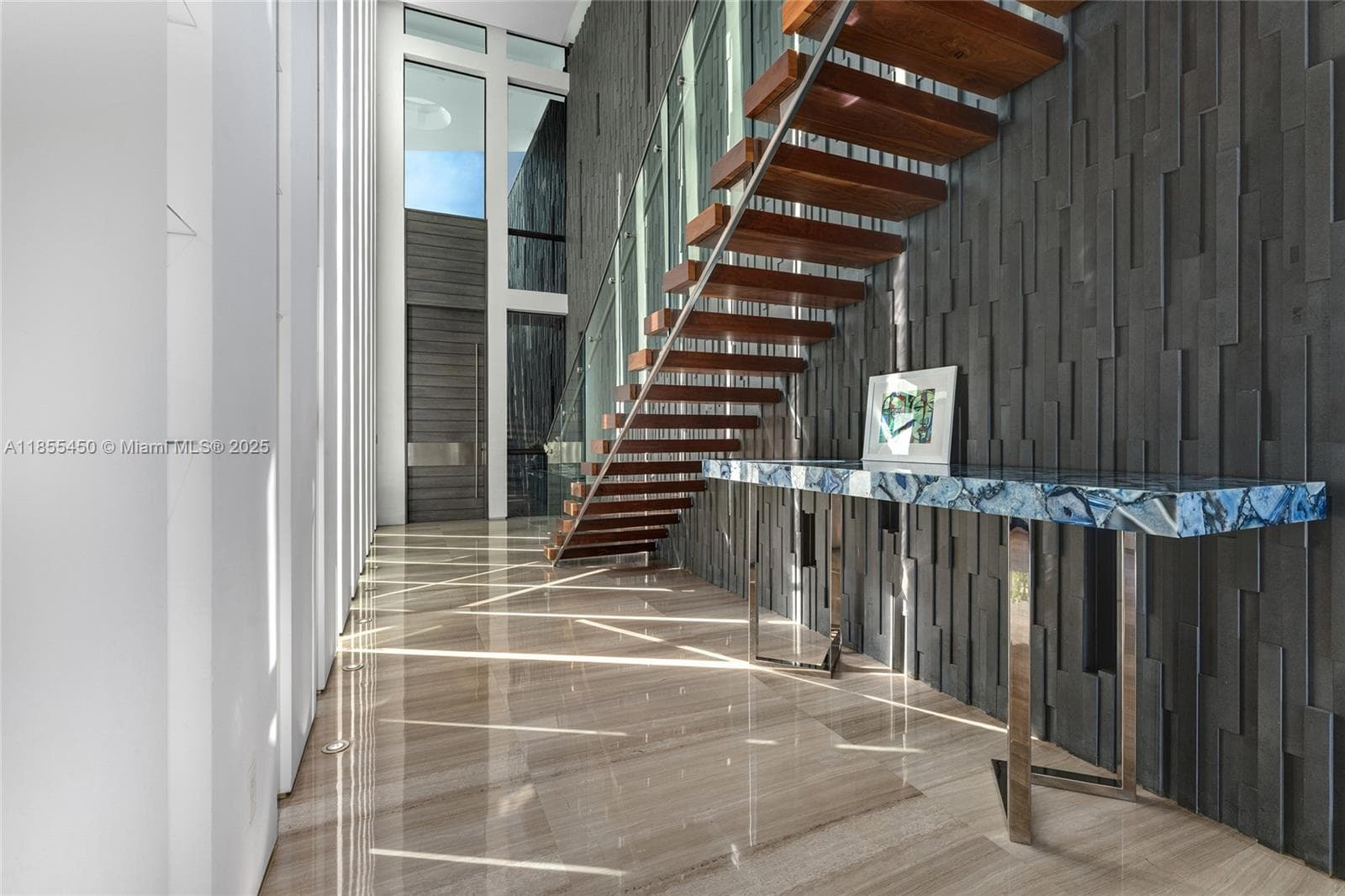 A11855450 — Miami Beach — 23