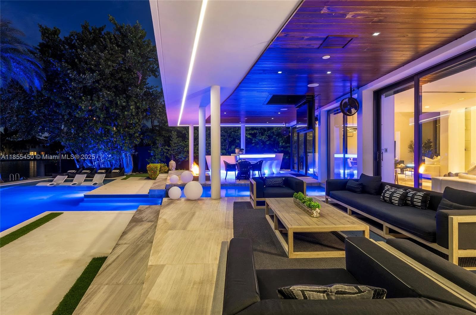A11855450 — Miami Beach — 6