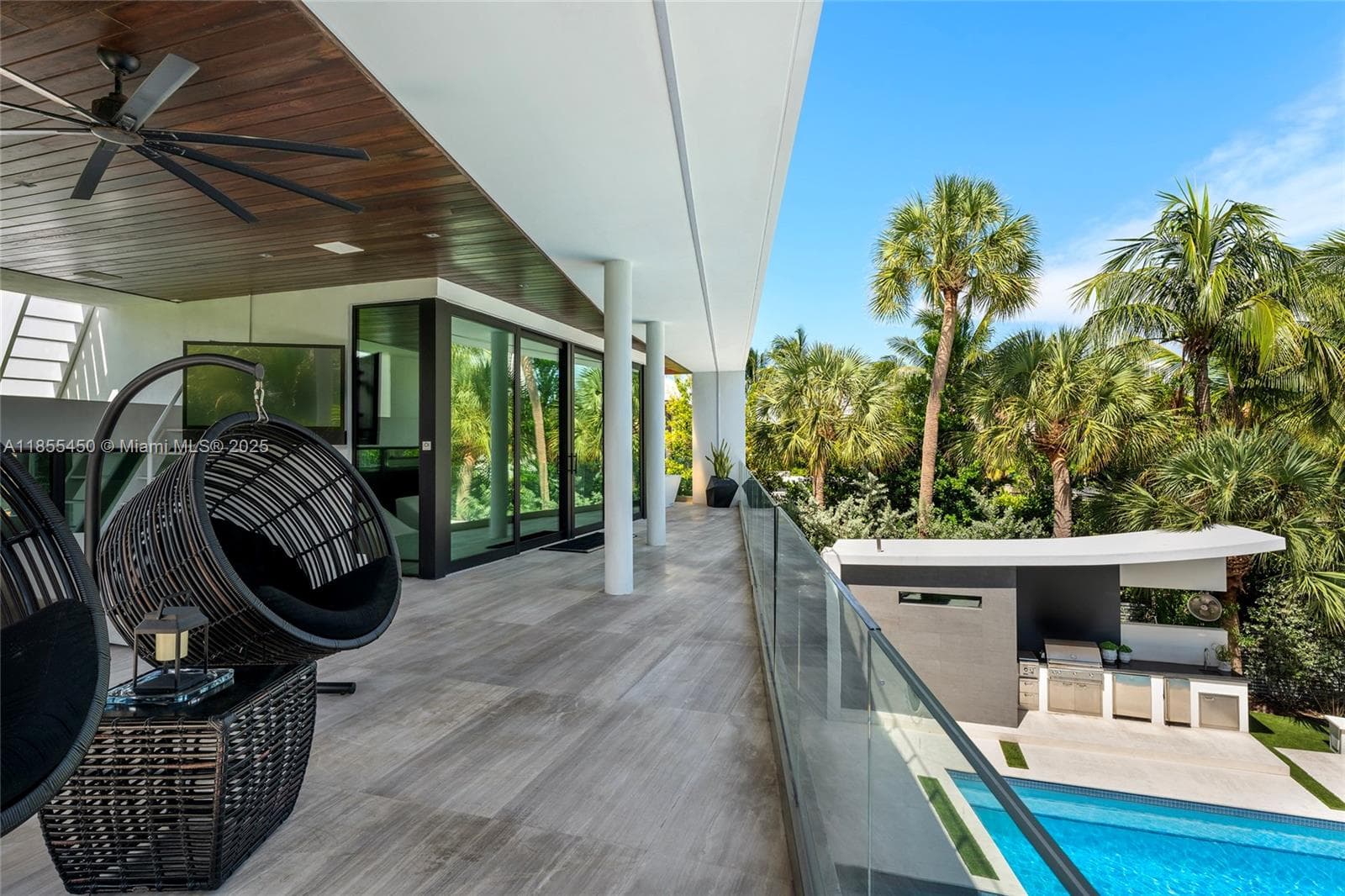 A11855450 — Miami Beach — 53