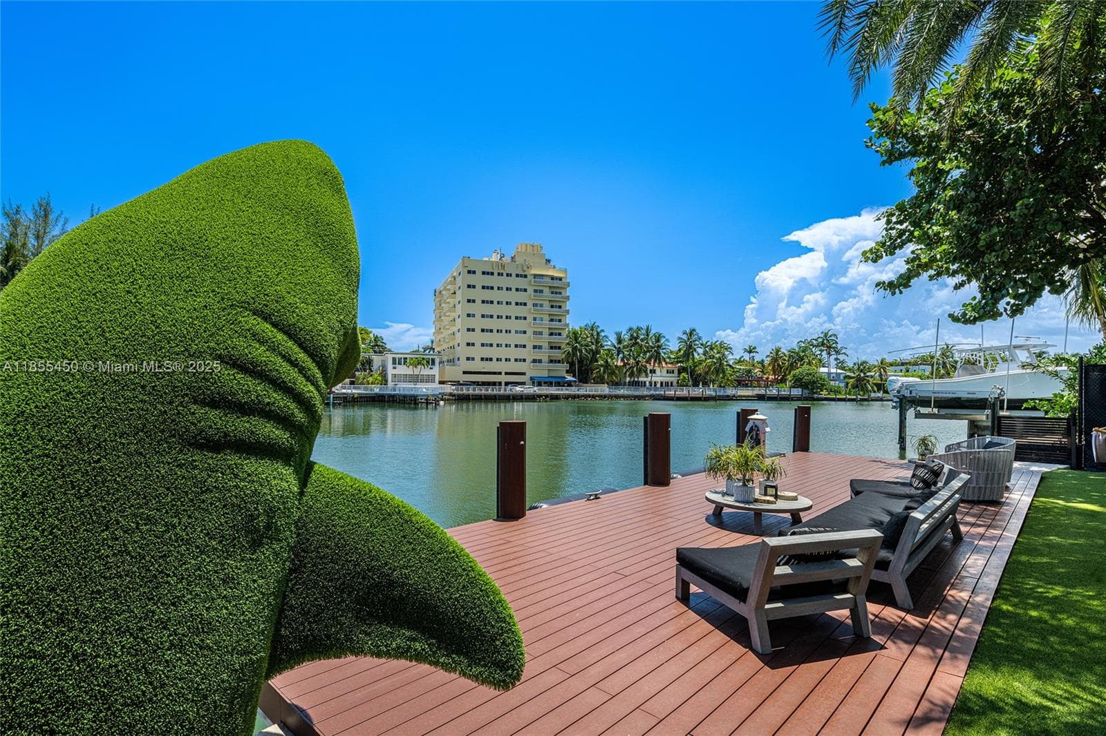 A11855450 — Miami Beach — 77