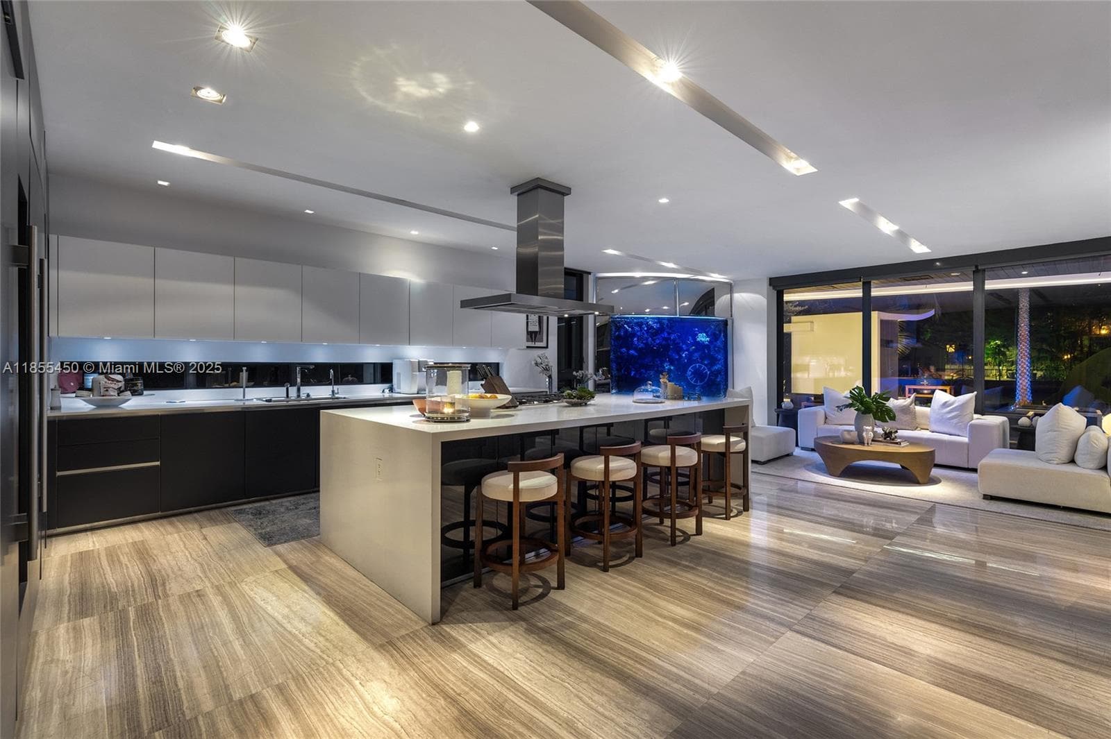 A11855450 — Miami Beach — 41