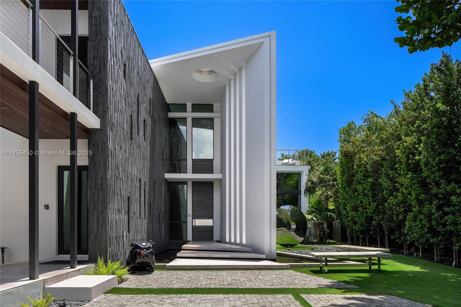 A11855450 — Miami Beach — 19