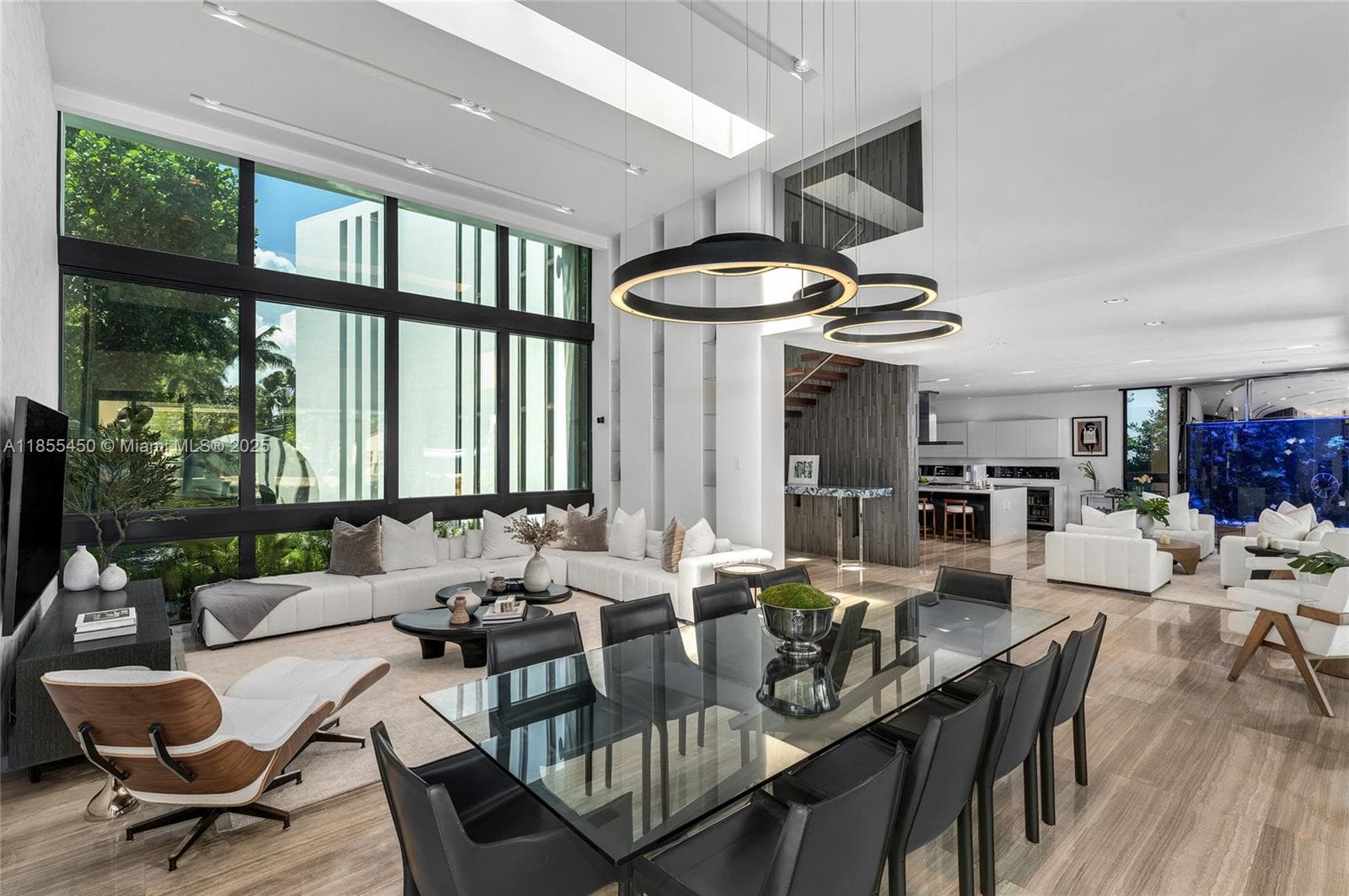 A11855450 — Miami Beach — 25
