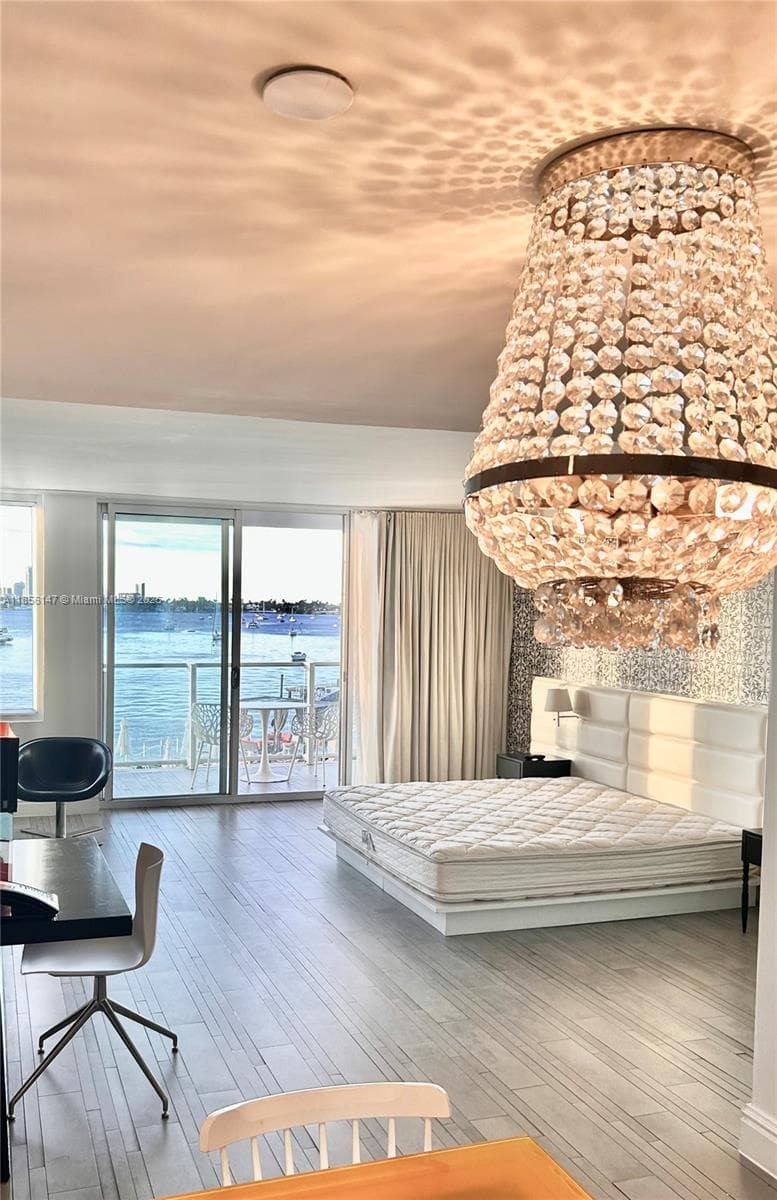 A11856147 — Miami Beach — 20