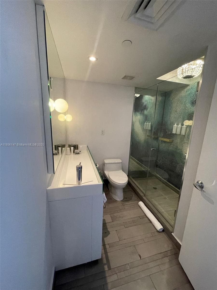 A11856147 — Miami Beach — 30