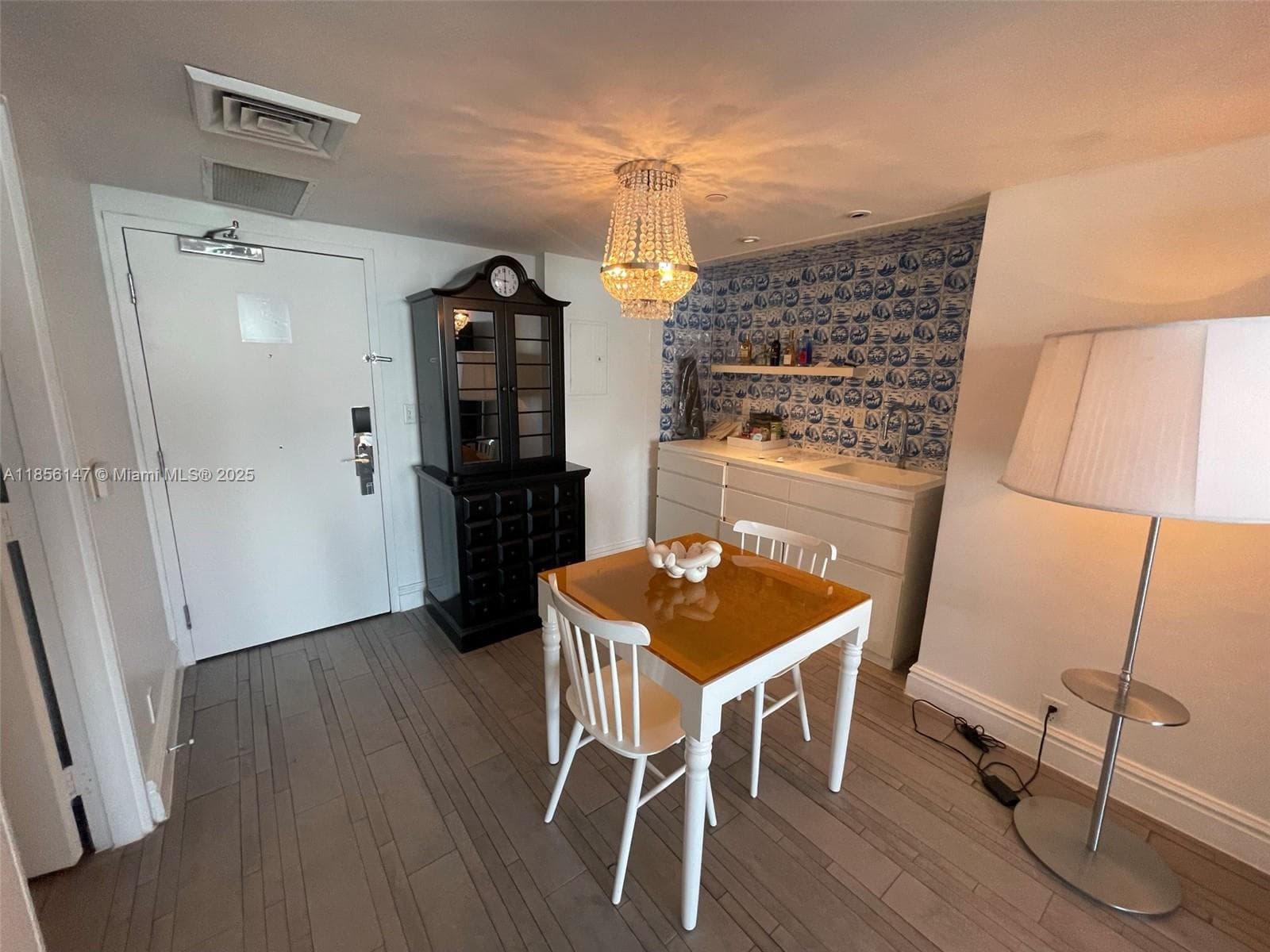 A11856147 — Miami Beach — 29