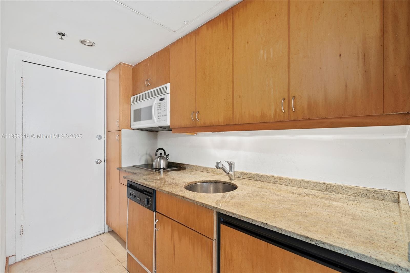 A11856318 — Miami Beach — 3