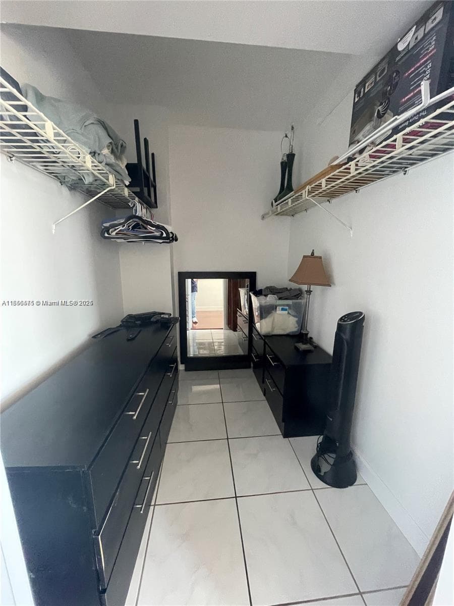 A11856475 — Miami Beach — 13