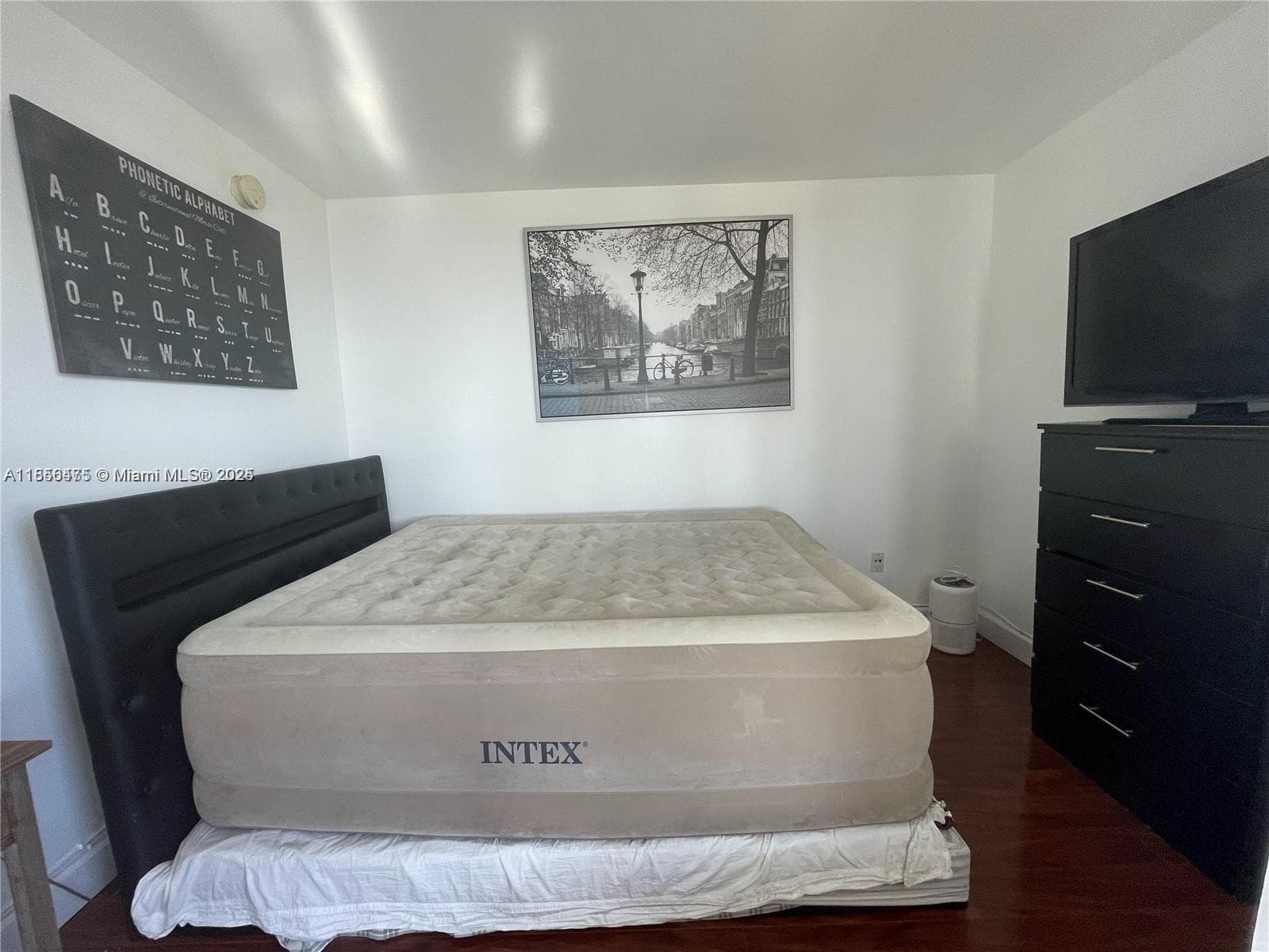 A11856475 — Miami Beach — 14