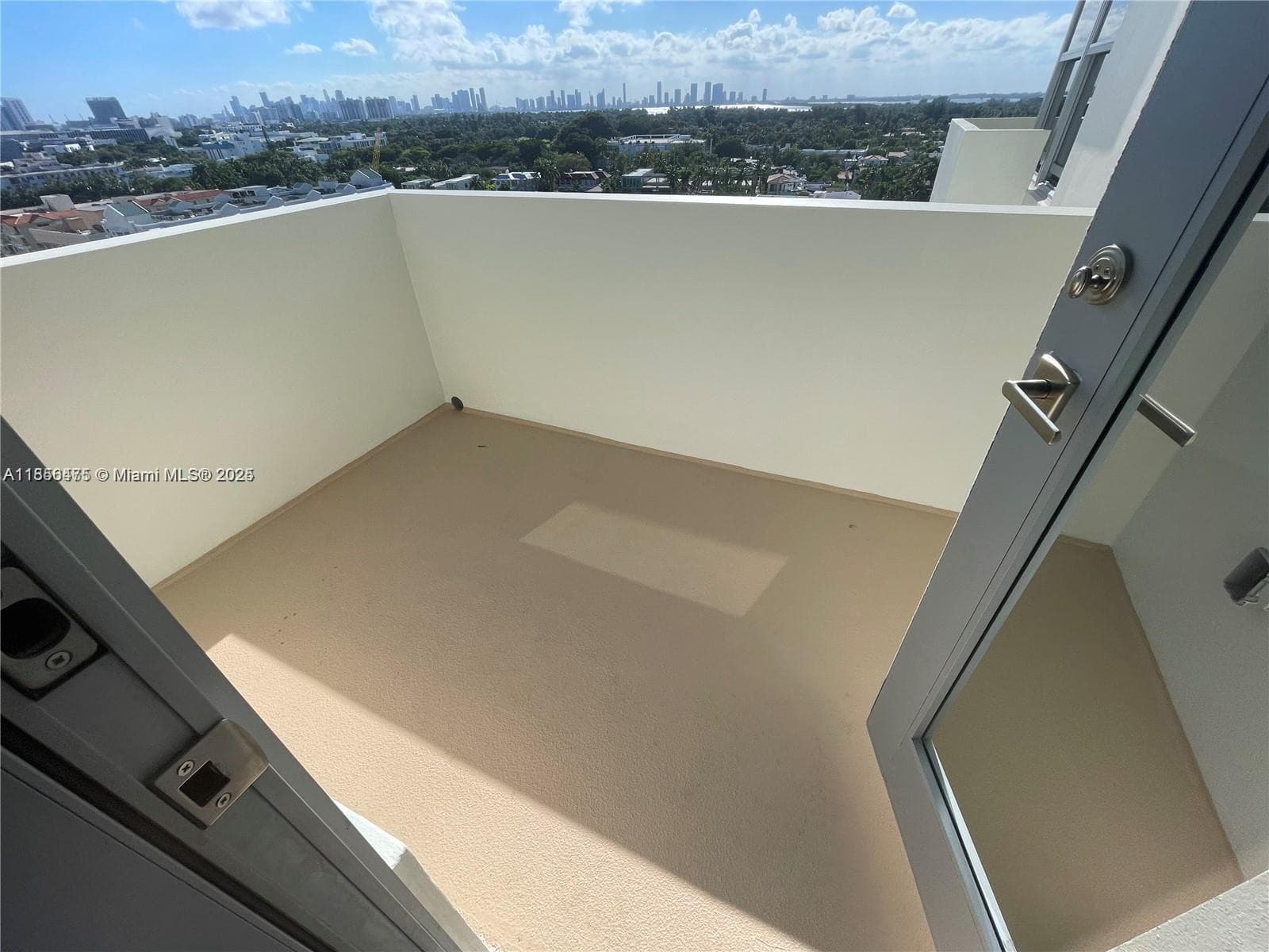 A11856475 — Miami Beach — 18