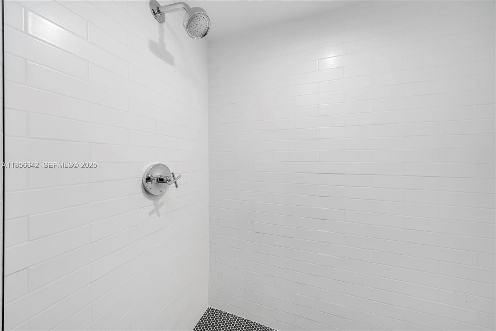 A11856642 — Miami Beach — 12