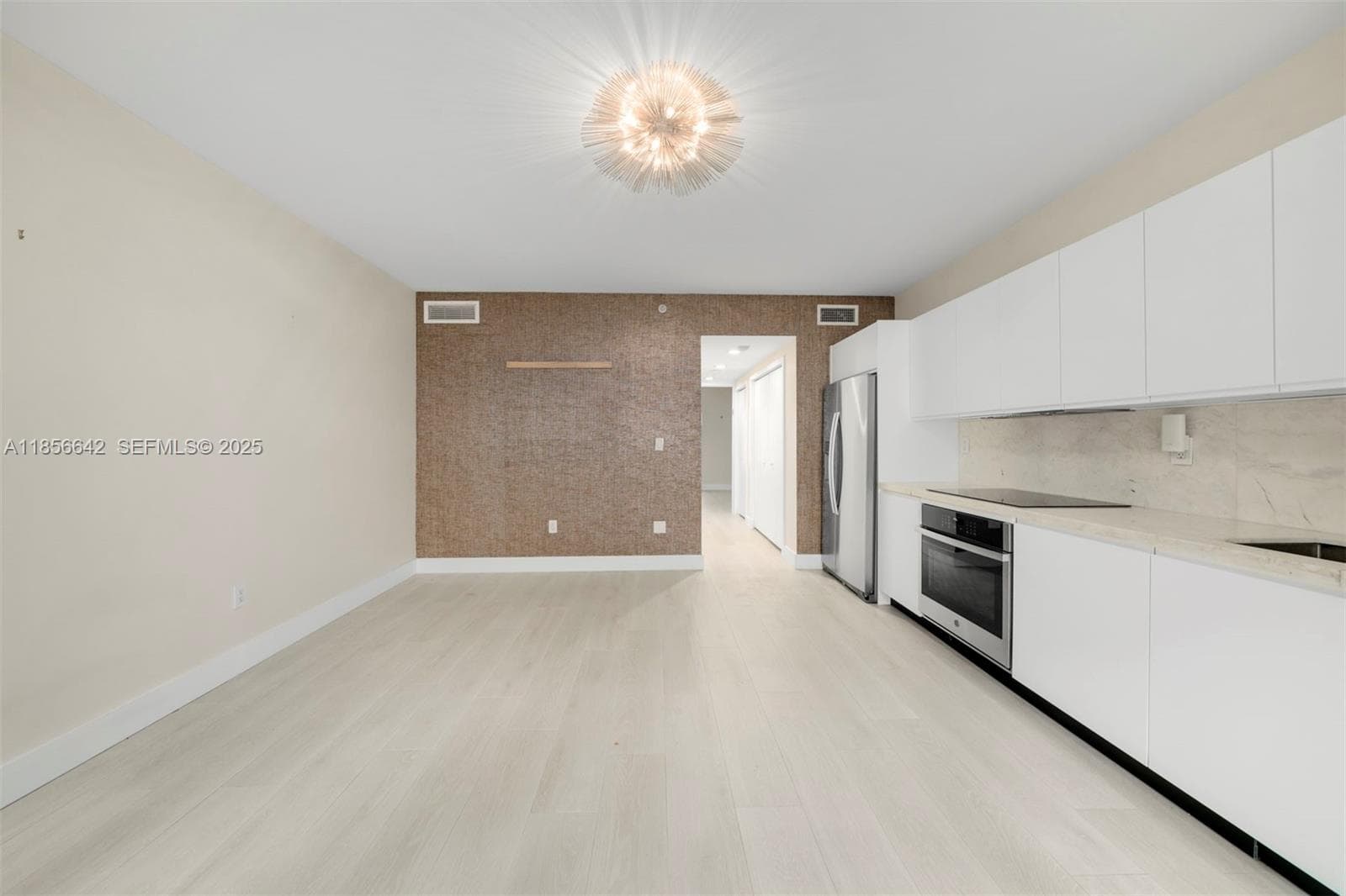 A11856642 — Miami Beach — 14