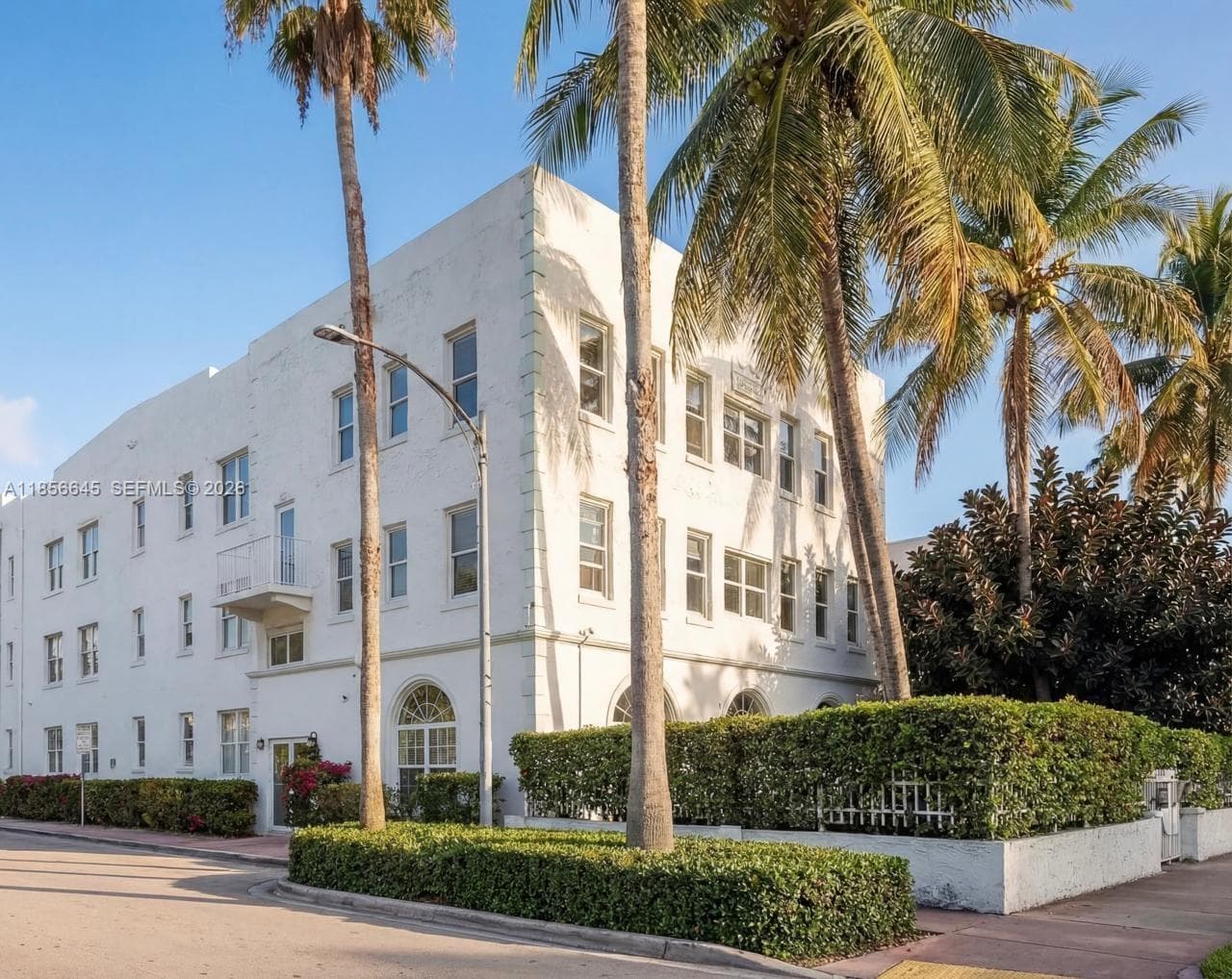A11856645 — Miami Beach