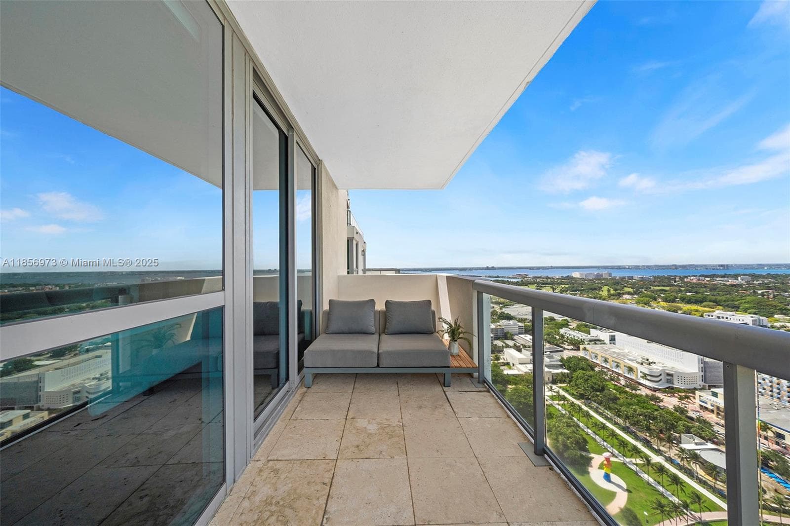 A11856973 — Miami Beach — 27